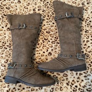 Banana Blues Brown Knee high boots with embellished straps Sz 7.5M never worn